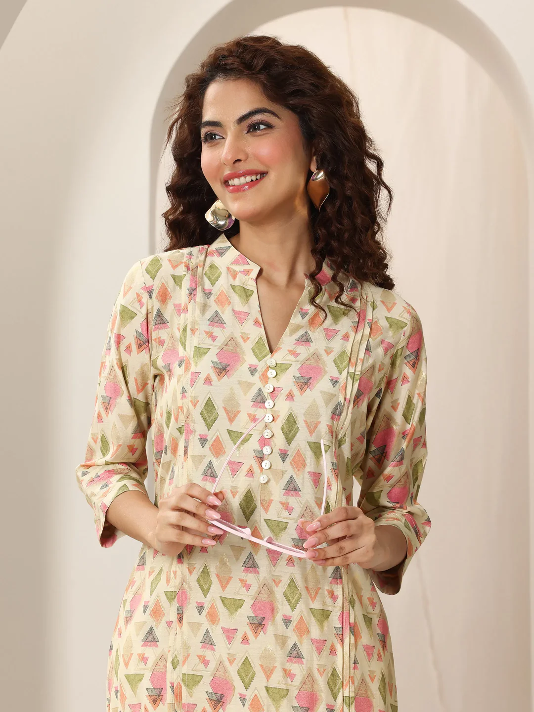 29483O_5Main.webp Beige Printed Silk Blend Straight Kurta - Image 1